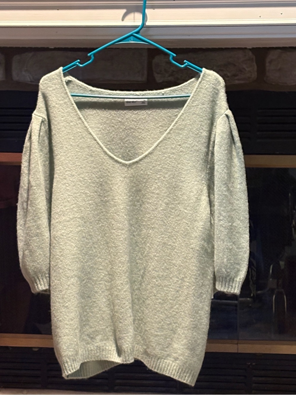Nine West Mint Green V-Neck Lightweight Pullover Sweater